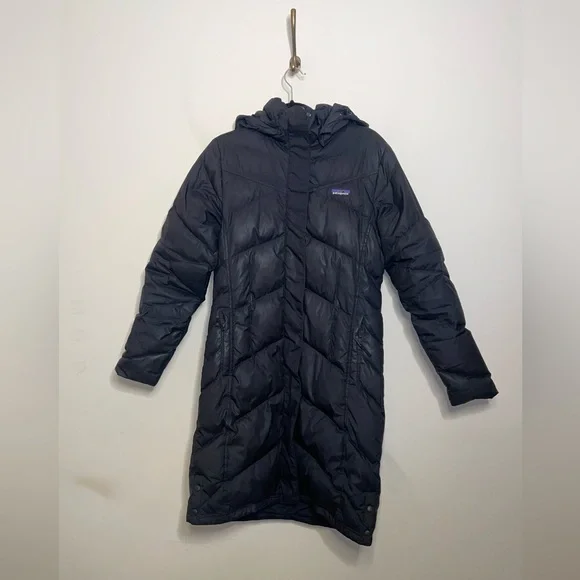 Patagonia Women's Down With It Parka in Black - Picture 5 of 7